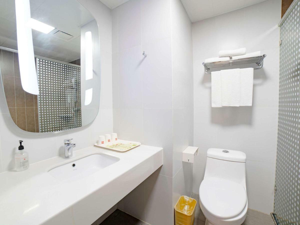 Ibis Chengdu Sm Square Ξενοδοχείο Εξωτερικό φωτογραφία